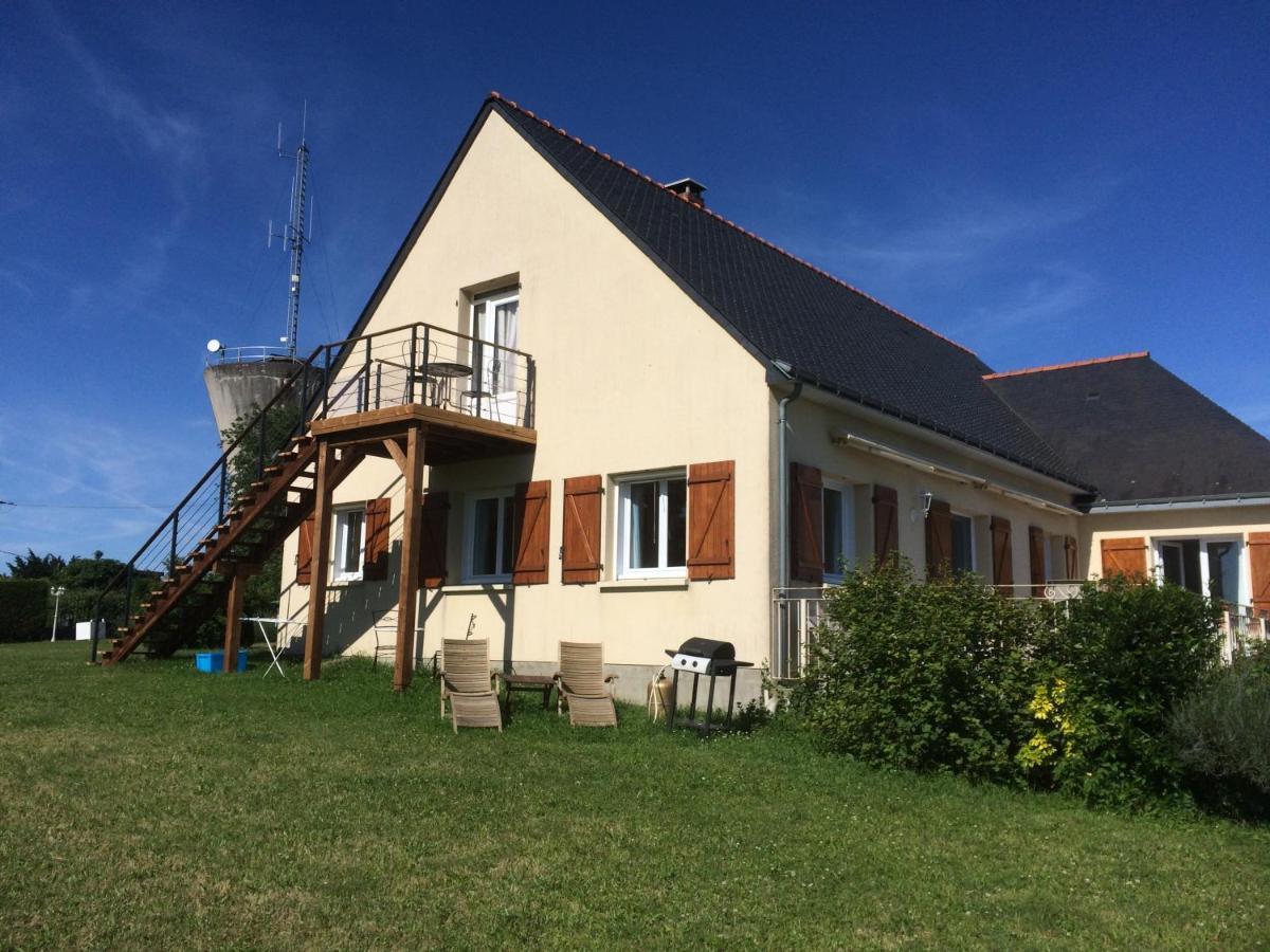 Les Petits Chenes Bed & Breakfast La Pellerine  Exterior photo